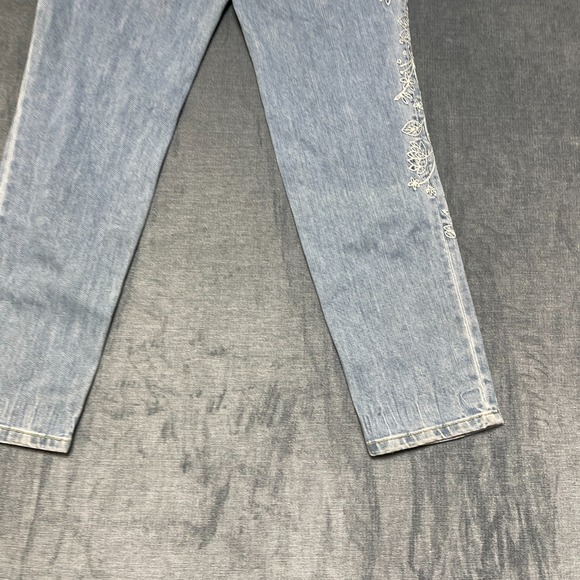 Chico's Thirty Unforgettable Years Skinny Jeans Womens 0 Blue Embroidered Floral - Picture 15 of 16